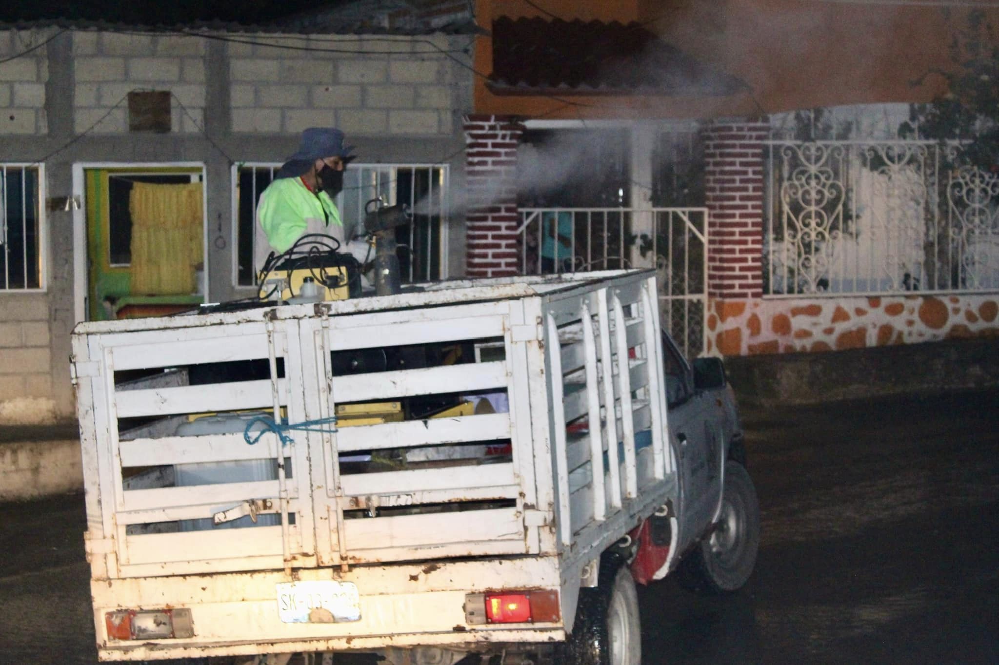 ABRE PUERTAS Y VENTANAS A LAS JORNADAS DE NEBULIZACIÓN CONTRA EL DENGUE EN TLALTIZAPÁN